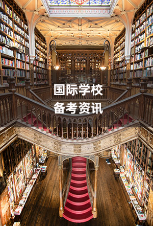 一位女士坐在长椅上，旁边有吉他